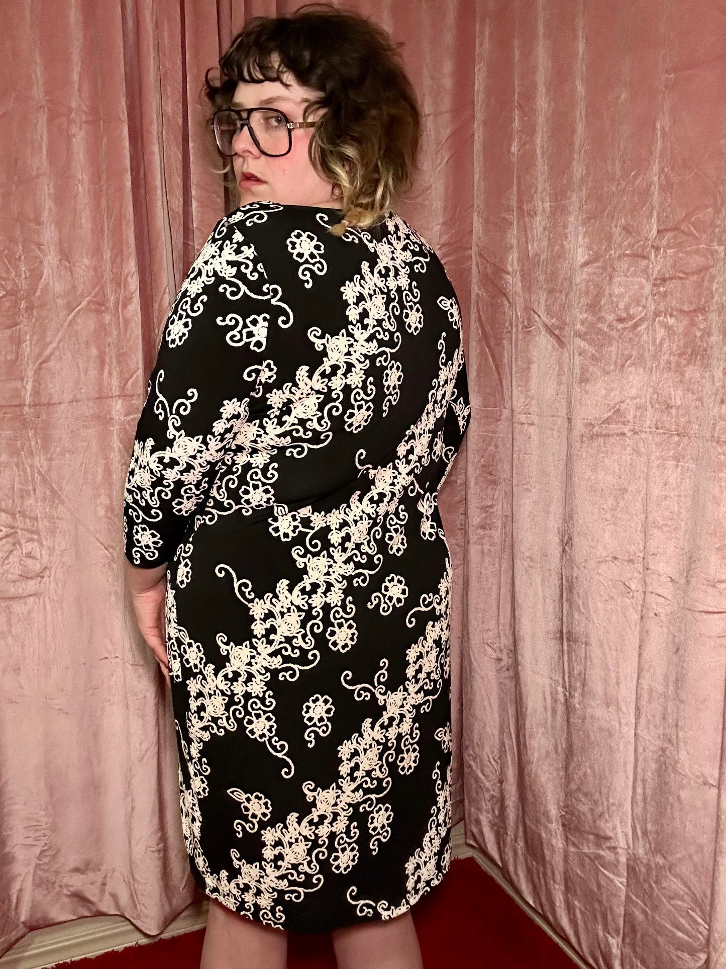 Black Floral Shift Dress (2X)