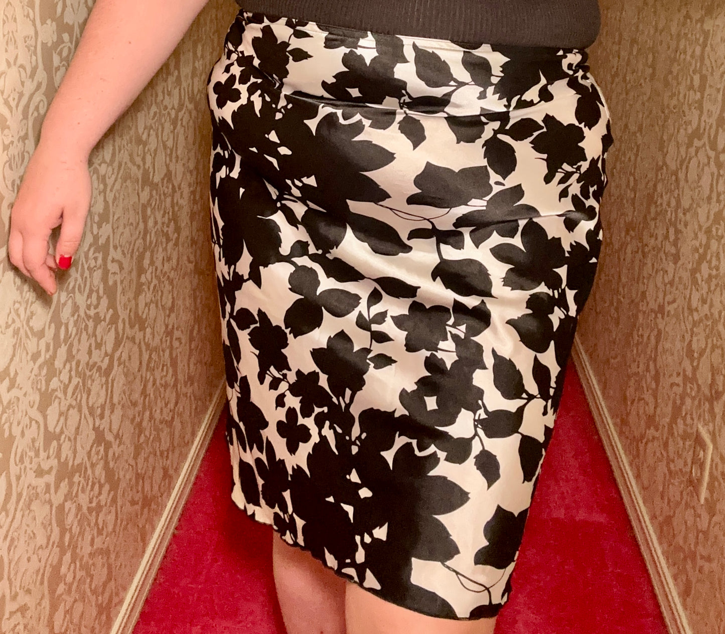 Satin Black and White Floral Skirt (XL)