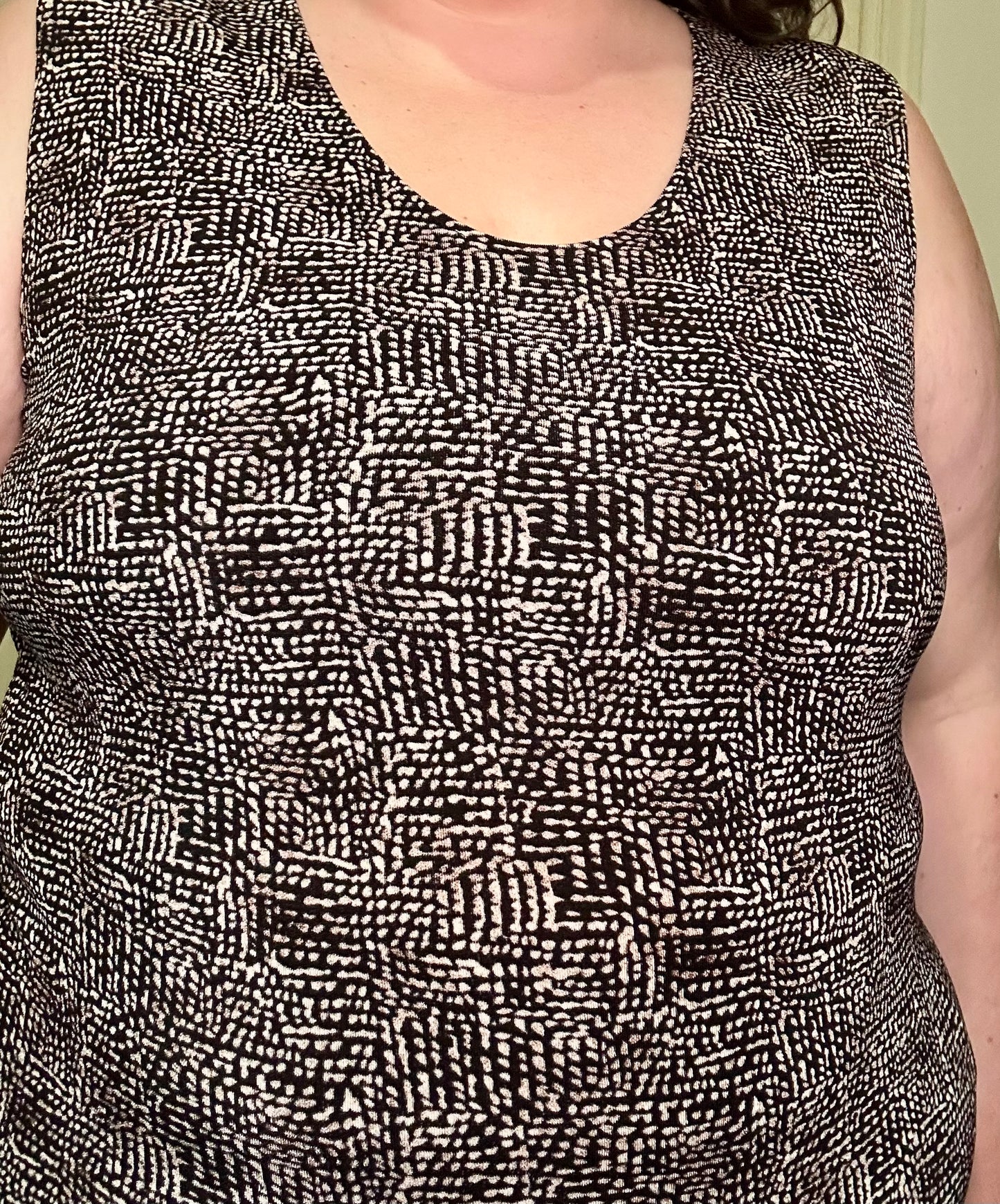 Black and White Graphic Tank (L)