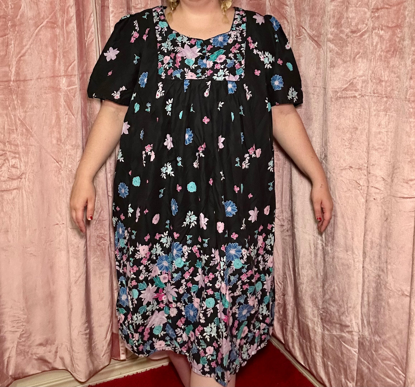 Black Floral Nightgown (26/28)