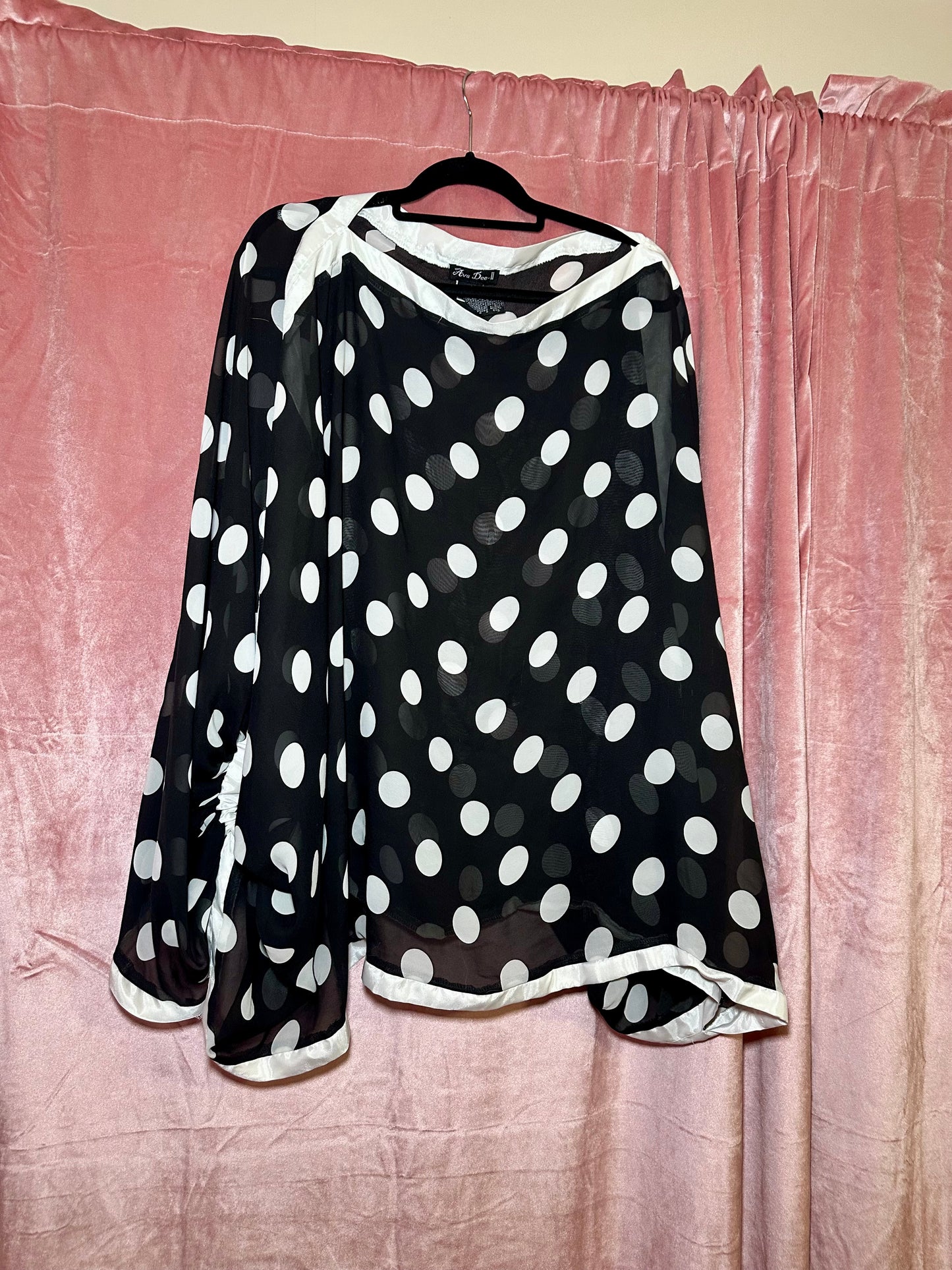 Flowy Polka Dot Blouse (1X)