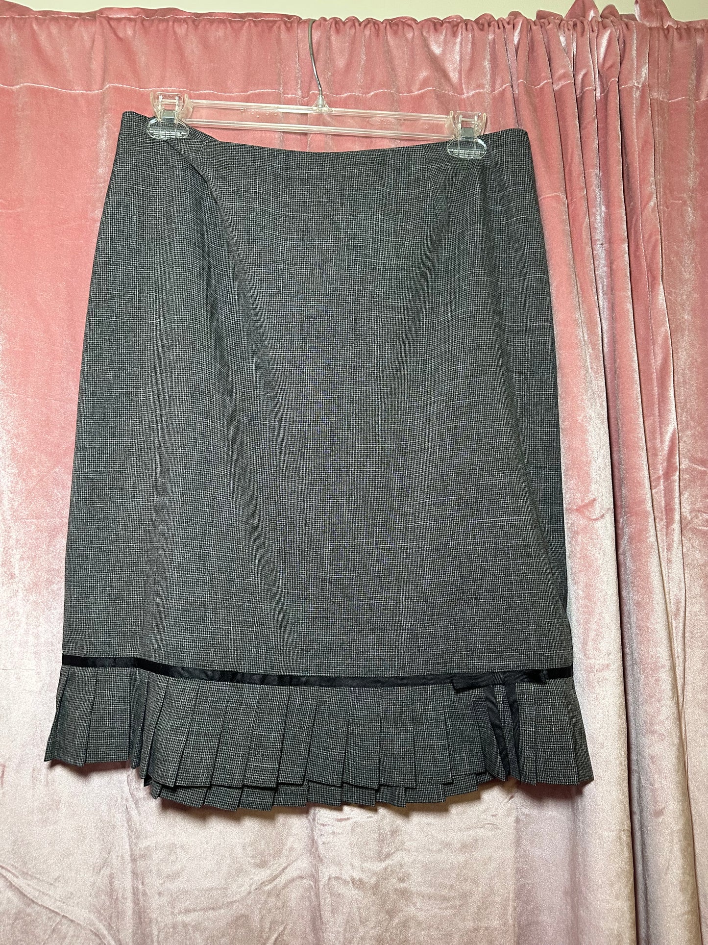Office Siren Skirt (18)