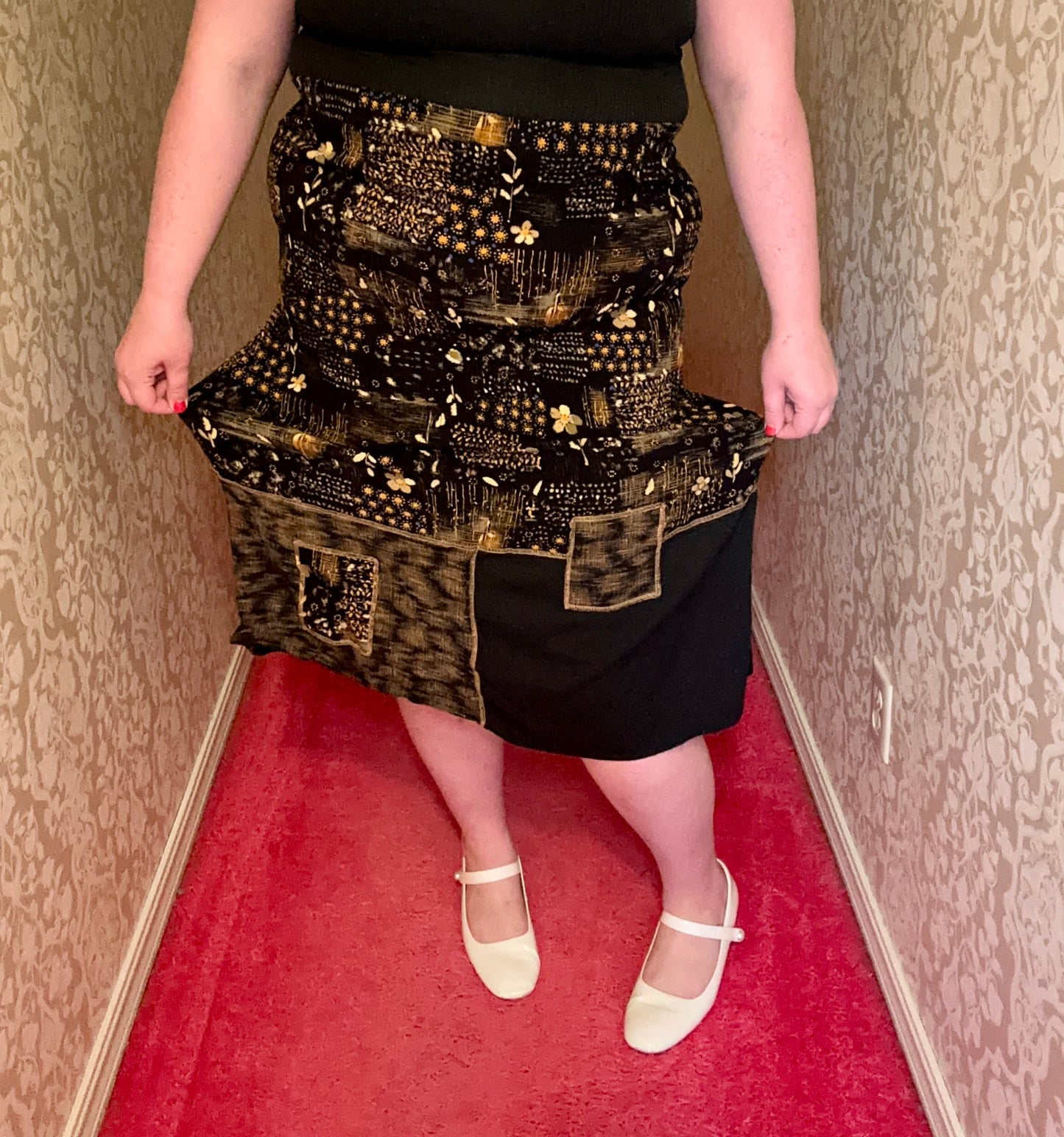 Boho Black Floral Skirt (1X)