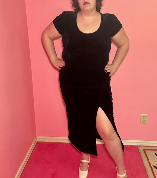 Black Velvet Dress (13/14)