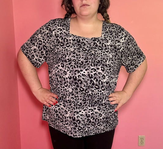 Grey Leopard Top (16W)