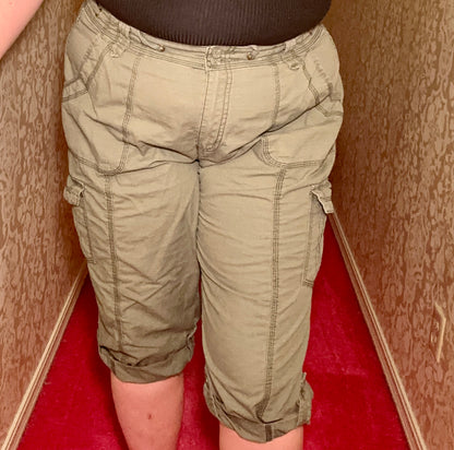 Green Khaki Utility Shorts (20W)