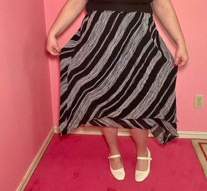 Black and White Chiffon Skirt (22W)