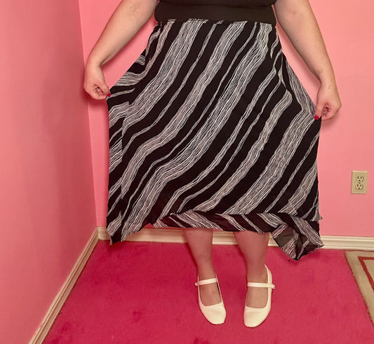 Black and White Chiffon Skirt (22W)