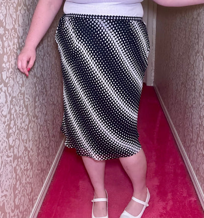 Black and White Dots Skirt (18/20)