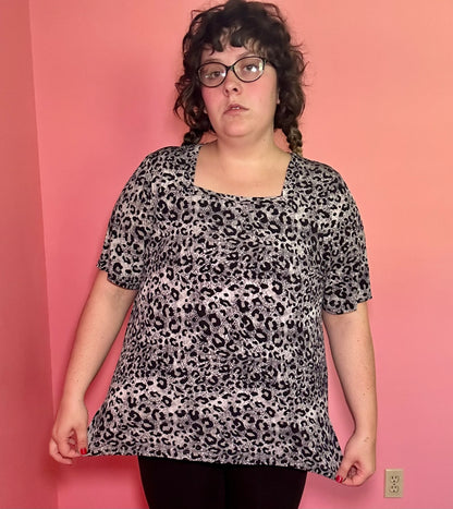 Grey Leopard Top (16W)