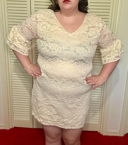 White Lace Dress (XXL)