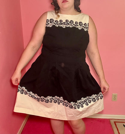 Black And White Daisy Dress (16WP)