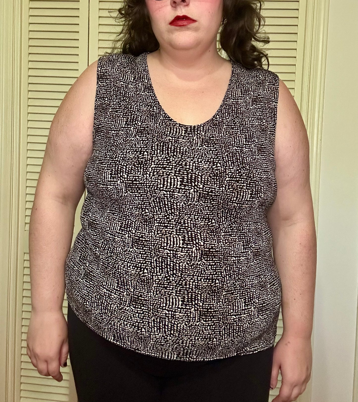 Black and White Graphic Tank (L)