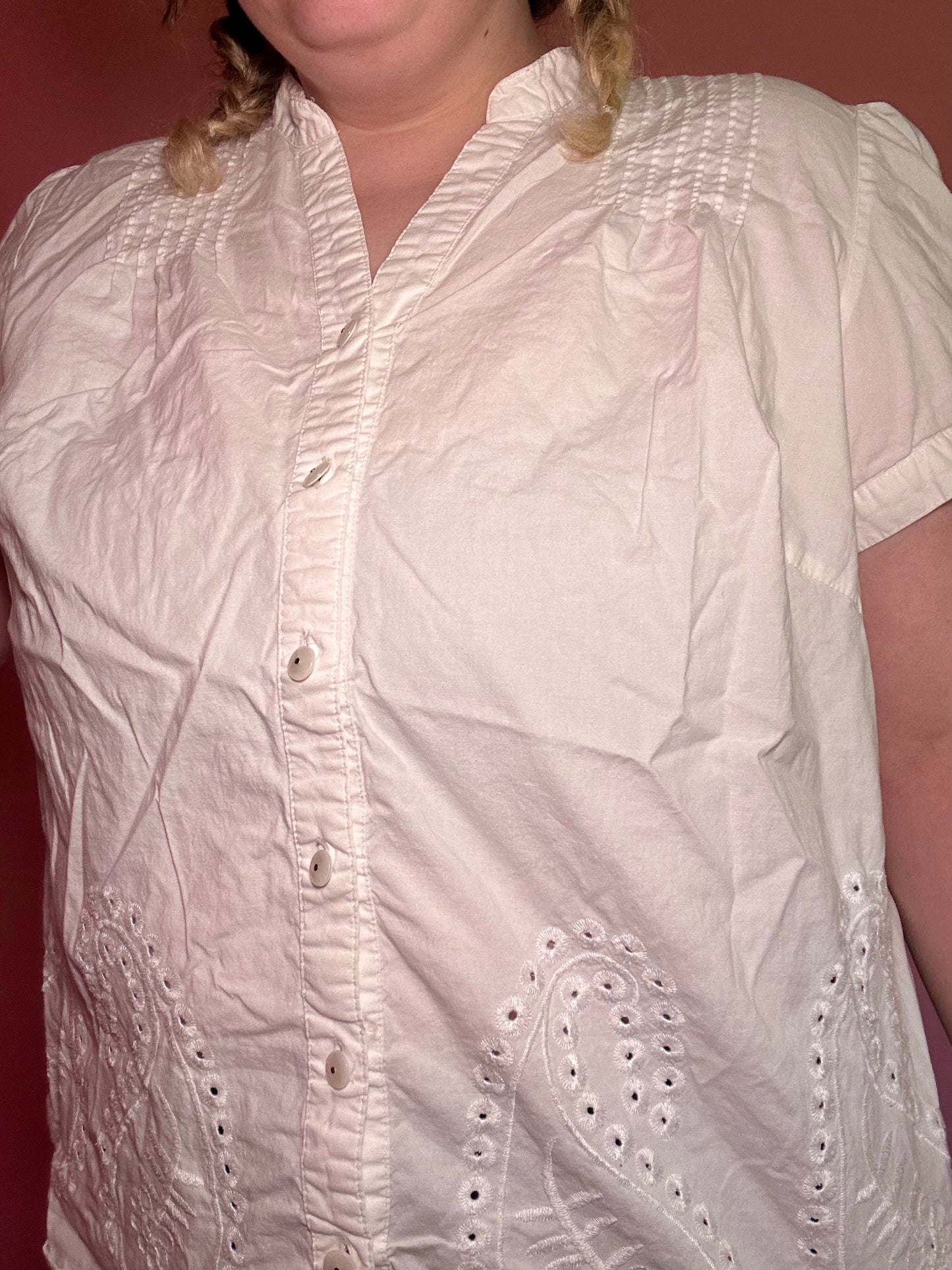 White Paisley Button Up (2X)