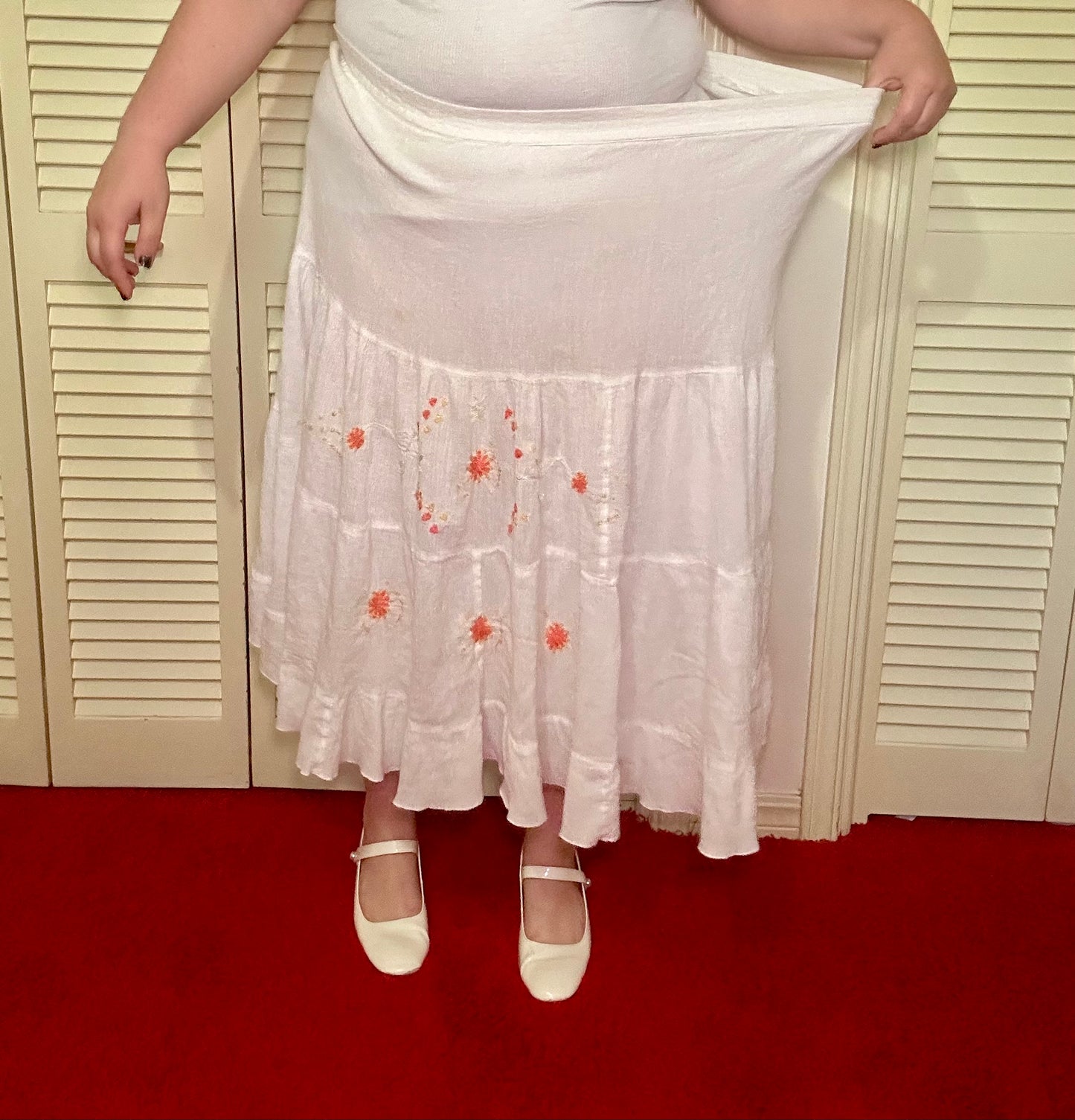 White Tiered Floral Embroidery Skirt (22W)
