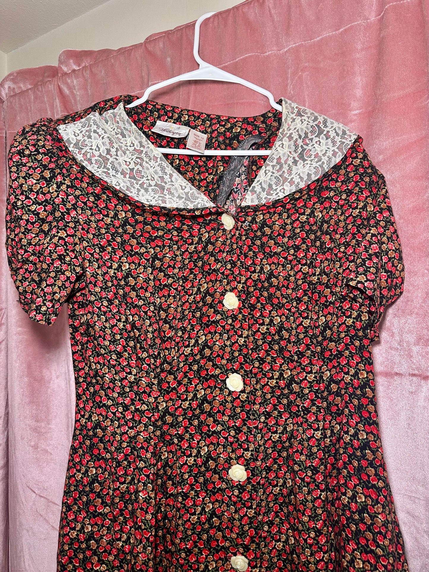 Lace Collar Rose Dress (12)