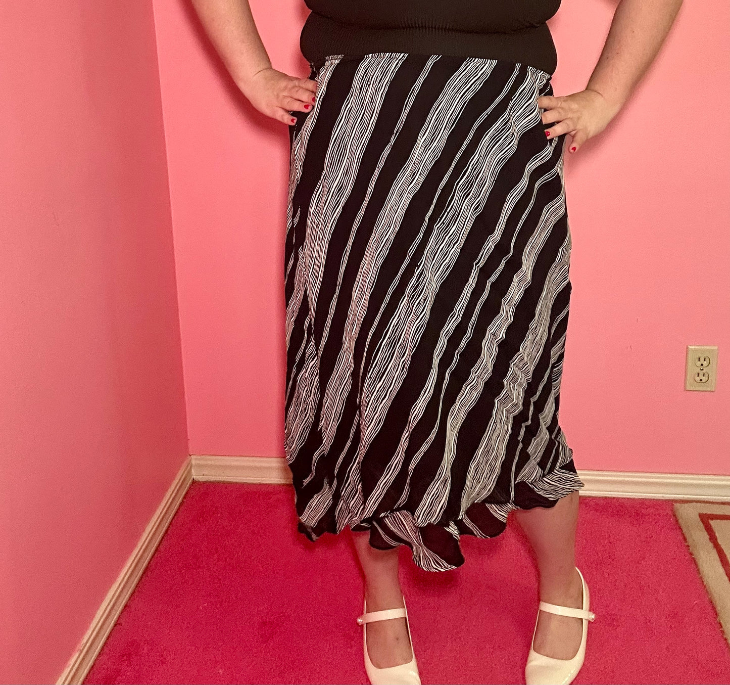 Black and White Chiffon Skirt (22W)