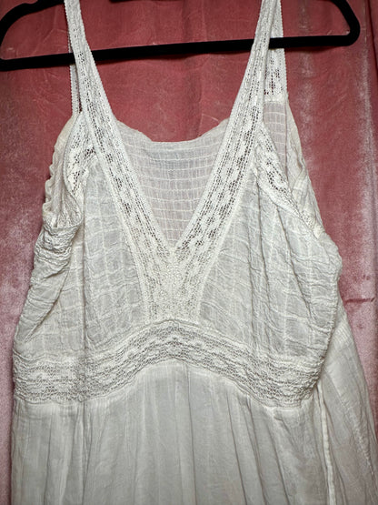 White Beachy Dress (XL)