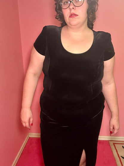 Black Velvet Dress (13/14)