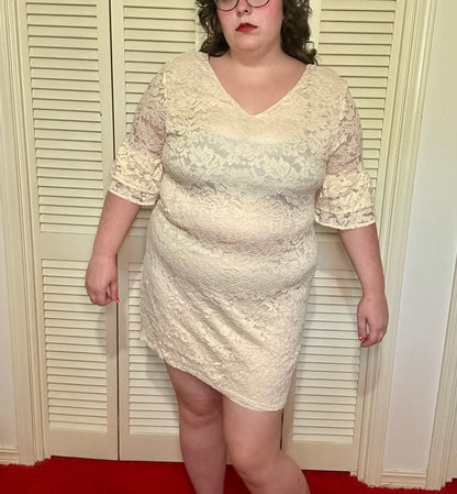 White Lace Dress (XXL)