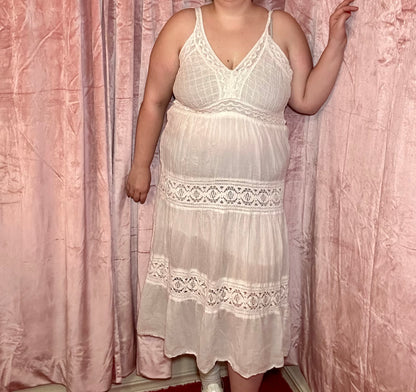 White Beachy Dress (XL)