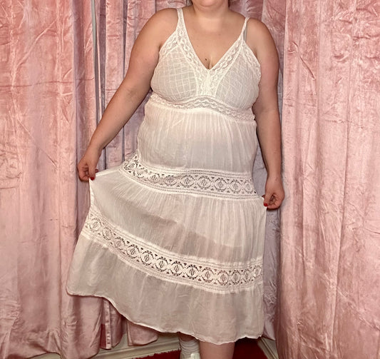 White Beachy Dress (XL)