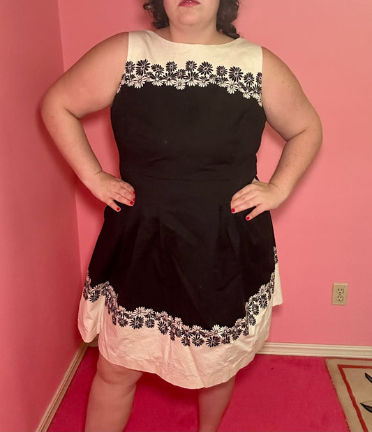 Black And White Daisy Dress (16WP)