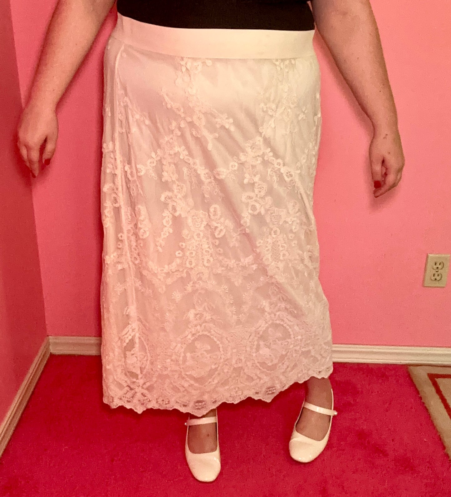 White Lace Skirt (22/24W)