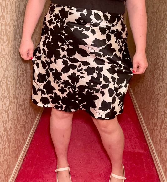 Satin Black and White Floral Skirt (XL)