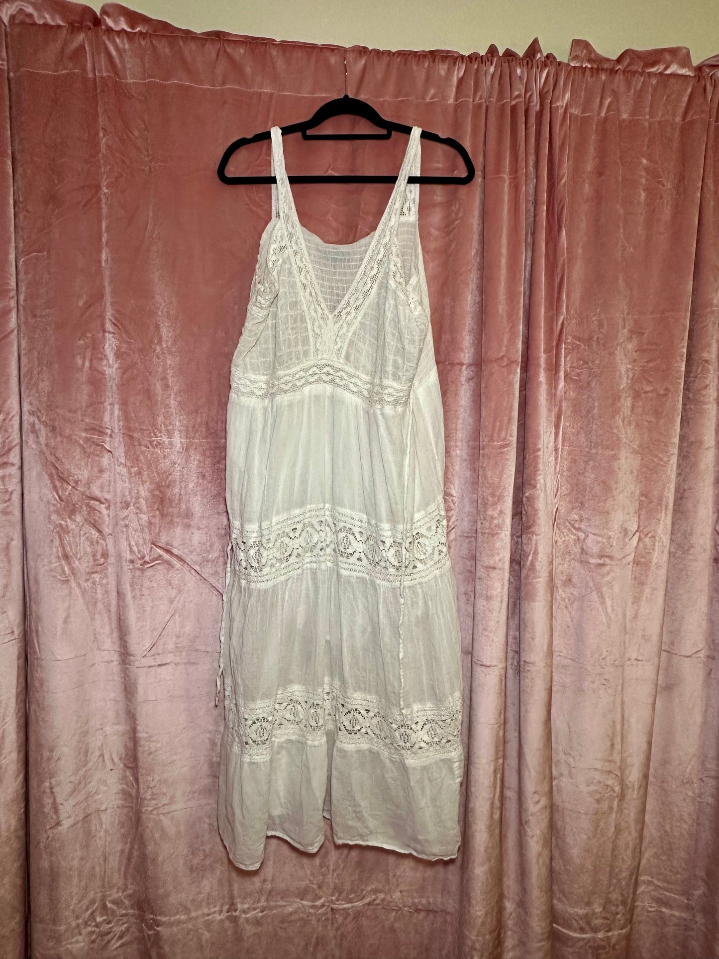 White Beachy Dress (XL)