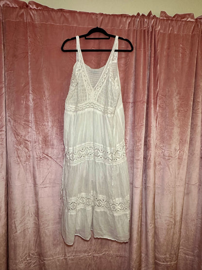 White Beachy Dress (XL)