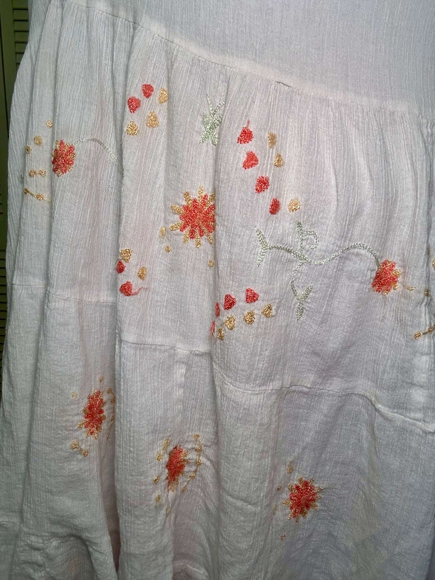 White Tiered Floral Embroidery Skirt (22W)