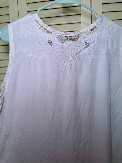 White Beachy Dress (XL)