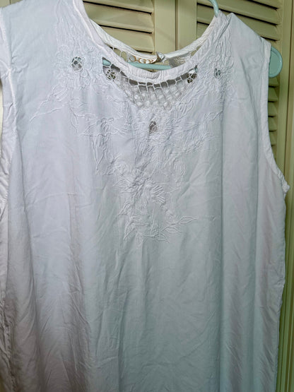 White Beachy Dress (XL)