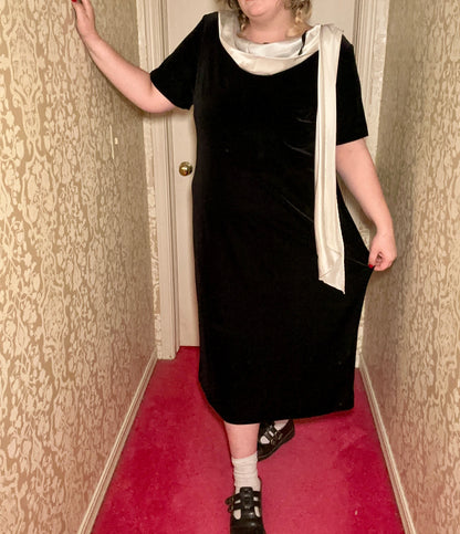 Velvet Sash Dress (20W)
